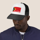 Casquette de souvenir de drapeau du Timor oriental (En situation)