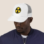 Casquette de symbole de rayonnement (En situation)
