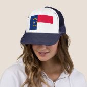 Casquette Design du drapeau de l'État de Caroline du Nord (En situation)