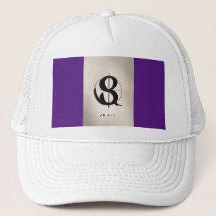 Casquette "Double Take : The Trendy Appeal of the Trucker Ha