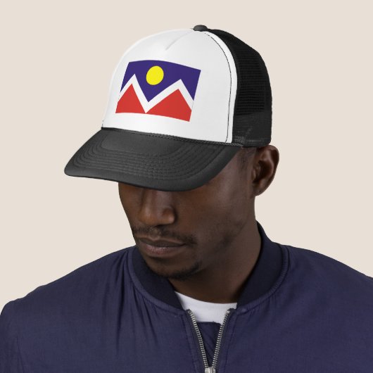 Casquette Drapeau de Denver (En situation)