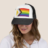 Casquette Drapeau de fierté intersexe de SlipperyJoe's fond  (En situation)