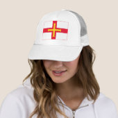 Casquette Drapeau de Guernesey (En situation)