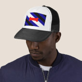 Casquette Drapeau de la fierté de jeu de chiots de SlipperyJ (En situation)