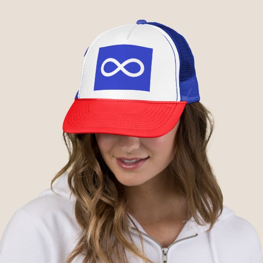 Casquette Drapeau des Métis (En situation)