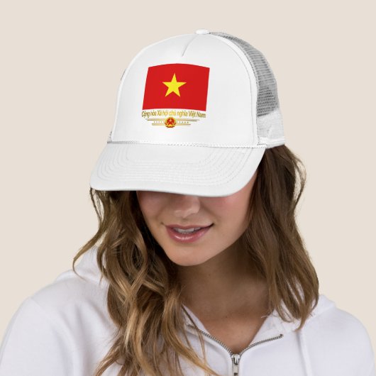 Casquette Drapeau du Vietnam (En situation)