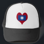 Casquette Drapeau taïwanais<br><div class="desc">Drapeau taïwanais Le drapeau taïwanais a été officiellement adopté le 28 octobre 1928. Le soleil blanc sur le champ bleu était le drapeau du parti Kuomingtang,  et les rayons représentent deux heures par jour. Le champ rouge représente la race chinoise Han. #Taïwanais #taiwan #république #drapeau</div>
