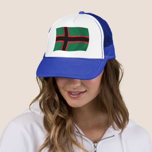 Casquette du drapeau de Karelians (En situation)