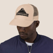 Casquette du logo Xplrthemountains (En situation)