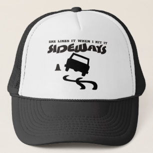 Casquette elle l'aime la VOITURE latérale 2 de DRIFTwith