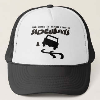 Casquette elle l'aime la VOITURE latérale 2 de DRIFTwith