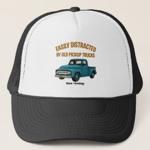 Casquette Facilement Distrait Par De Vieux Camions De Ramass