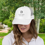 Casquette Famille Réunion personnalisée monogramme nom année<br><div class="desc">Personnalisez et ajoutez votre lettre monogramme,  votre nom de famille et votre année de réunion familiale. Lettres de couleur grise. Ce casquette est également disponible dans notre magasin avec 3 photos en plus du monogramme.</div>