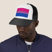 Casquette Fierté bisexuelle (En situation)