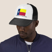 Casquette Fierté colombienne et texane (En situation)