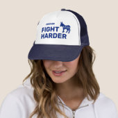Casquette Fight Harder™ Trucker Hat (Customisez-le!) (En situation)
