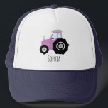 Casquette Filles mignonne pourpre tracteur de ferme et nom E<br><div class="desc">Ce modèle de casquette de camionnette pour enfants mignonne et moderne comprend un dessin animé de tracteur de ferme violet et un espace pour que vous puissiez ajouter le nom de vos filles. Le cadeau parfait pour n'importe quel tracteur aimant petit fermier!</div>