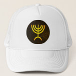 Casquette Flamme de Menorah<br><div class="desc">Un rendu numérique de la menorah juive à sept branches (hébreu : מְ וֹ נ רָ ‎). La menorah à sept branches, utilisée dans le sanctuaire portatif mis en place par Moïse dans le désert et plus tard dans le Temple de Jérusalem, est un symbole du judaïsme depuis des temps...</div>