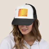 Casquette Fleurs orange (En situation)