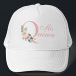 Casquette Floral rose pâle Mis Quince Quinceanera<br><div class="desc">Un joli design féminin pour célébrer votre Quinceanera,  ce design est composé d'un texte rose pastel avec l'inscription "Mis Quince" et agrémenté d'un bouquet floral rose vif et d'une végétation luxuriante. Il fait un merveilleux accessoire pour votre fête et un souvenir au trésor pour les années à venir.</div>
