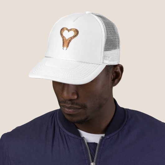 Casquette Forme du coeur de serpent (En situation)
