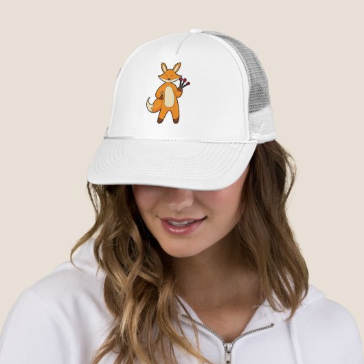 Casquette Fox en Dart player avec Darts (En situation)