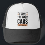 Casquette Funky Car Guy Don J'Ai Trop De Voitures Vintage<br><div class="desc">Faites votre propre chapeau de camionneur. L'outil de conception vous permet d'ajouter votre art, vos designs ou vos photos pour créer un chapeau tout américain unique! Vous pouvez ajouter du texte à l'aide de polices cool et voir un aperçu de votre création ! Notre chapeau Trucker simple à personnaliser n'a...</div>