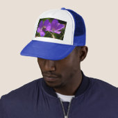 Casquette Géranium avec l'abeille (En situation)