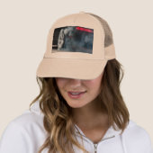 Casquette Gravure de voiture noire (En situation)