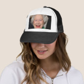 Casquette HM Queen Elizabeth II (En situation)