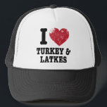 Casquette I Latkes de dindes de coeur<br><div class="desc">Dindes et latkes drôles de coeur d'amour d'I dans la police affligée pour le thanksgiving et le Hanoukka. © StudioMetzger.com tous droits réservés.</div>
