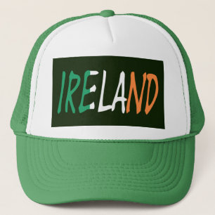 Casquette Irlande superposée sur le drapeau irlandais qui