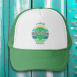 Casquette J'ai besoin d'espace | Funny Vintage Alien Pun<br><div class="desc">Couleurs rétro bleu,  vert et violet avec un coucher de soleil vintage et visage alien. Drôle jeu de mots extra-terrestre,  "J'ai besoin d'espace."</div>