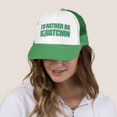 Casquette Je serais plutôt Squatchin (En situation)