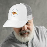 Casquette La vie amusante est meilleure au lac Simple Fish R<br><div class="desc">Ce casquette a l'expression "La vie est meilleure au lac" écrite dans un design circulaire en bleu nautique, lui donnant un look vintage et audacieux. Au centre, une illustration colorée de poissons d'aquarelle, inspirée de l'oeuvre intemporelle de Louis Renard, donne vie au design avec des teintes vibrantes. La date est...</div>