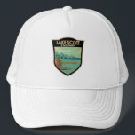 Casquette Lake Scott State Park Badge Kansas<br><div class="desc">OEuvre d'art du Lake Scott State Park dans un style badge. Le parc aussi connu sous le nom de Scott State Park entoure le lac Scott,  un lac d'eau douce alimenté au printemps.</div>
