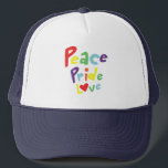 Casquette L'amour de la fierté de paix<br><div class="desc">Montrez votre fierté dans ce casquette amusant et élégant avec un lettrage mignon de "Peace Pride Love" aux couleurs arc-en-ciel.</div>