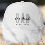 Casquette Le meilleur papa depuis 20XX Moderne Simple Preppy<br><div class="desc">Ce design simple et moderne est composé de la typographie de san serif.</div>