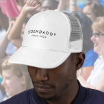 Casquette Legendaddy pour légendaire Dads minimaliste<br><div class="desc">Legendaddy depuis 20xx design moderne minimaliste pour les papas légendaires. Personnalisez-le avec votre texte/année. Cadeau pour Fête des pères Noël ou Anniversaire.</div>