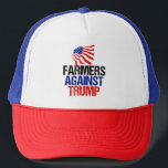 Casquette Les agriculteurs contre l'élection de Trump en 202<br><div class="desc">Fermiers contre Trump casquette pour votre ferme. Un drapeau américain pour un fermier fier qui votera démocrate aux élections de 2024.</div>