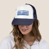 Casquette Les vétérans de l'élection de Biden Harris 2020 (En situation)