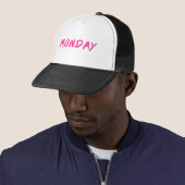 Casquette Lettering Design ‘Monday’ en rose (En situation)