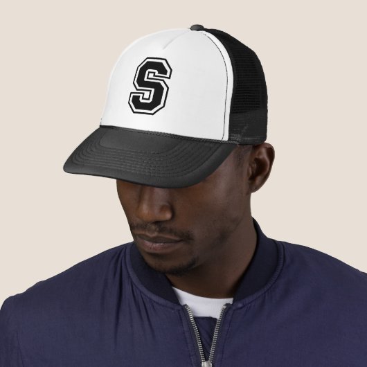 Casquette Lettre classique "S" initiale (En situation)