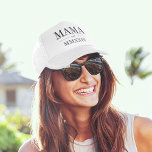 Casquette Mama Année Numérique Romaine Établie<br><div class="desc">Un chapeau de camionneur blanc minimaliste moderne pour célébrer une nouvelle maman chic,  ce design épuré minimaliste comprend "Mama" ou votre choix de surnom maman en lettres serif noir. Personnaliser avec l'année où elle est devenue une mère en dessous en chiffres romains élégants pour une touche chic.</div>