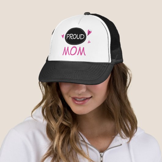 Casquette Maman fière (En situation)
