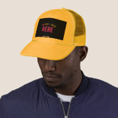 CASQUETTE MARQUE VÉRIFIÉE NOIRE MODERNE ET MODERNE JAUNE (En situation)