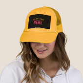CASQUETTE MARQUE VÉRIFIÉE NOIRE MODERNE ET MODERNE JAUNE (En situation)