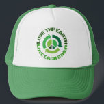Casquette Mignon Love The Earth Activiste De l'environnement<br><div class="desc">Aimez la Terre Vous Aimez. Un grand cadeau de devis de recyclage pour les gens qui croient que le réchauffement climatique est réel et veulent aider à prévenir le changement climatique. Sauvez notre environnement et gardez notre planète propre et pleine de paix.</div>