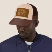 Casquette Moins de Personnes Plus de Chats (En situation)