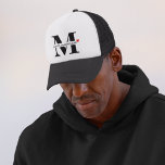 Casquette Monogramme minimaliste Le Père le plus Extraordina<br><div class="desc">Avec un design de monogramme de style minimal,  prouver que votre cadeau a été réfléchi en ajoutant la première de papa cette Fête des pères.</div>